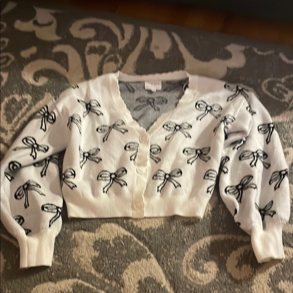 darling Black and white bow button up sweater - Picture 2 of 5